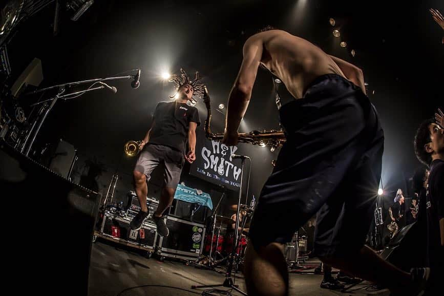 KEN IIKAWAさんのインスタグラム写真 - (KEN IIKAWAInstagram)「Life In The Sun Tour Day35 浜松 窓枠 w/CRYSTAL LAKE . 久々のクリスタルとの2マン。楽しみにしてたんだけど、想像のうえを行くライブを観せてくれてテンションばち上がりしたわマジでー！ . ワンマンの前日なのに出てくれてありがとう🙌打ち上げも楽しかった😋 . 写真 @hayachinphoto」3月23日 11時33分 - keniikawa