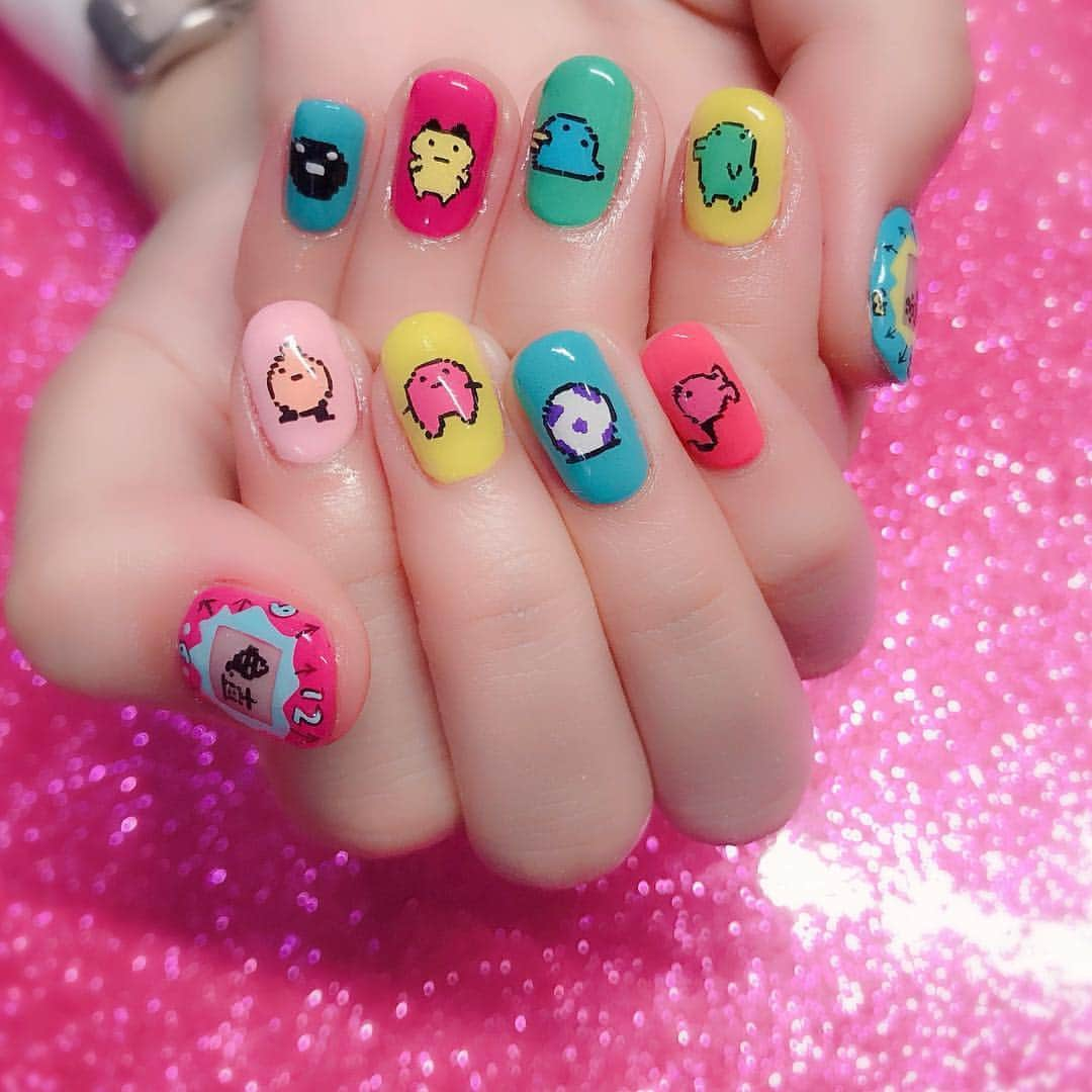 なかやまちえこさんのインスタグラム写真 - (なかやまちえこInstagram)「たまごっち🥚 #nail #nails #nailart #ネイル #美甲 #ネイルアート  #clou #nagel #ongle #ongles #unghia #japanesenailart #manucure #네일 #젤네일 #네일아트 #네일리스트 #japanesenails #manicurist #gelnails #たまごっち ＃たまごっちネイル #tamagotchi #‪DreamyMelts‬ #可恩 ちゃん デザインオーダー頂きました🙏」3月23日 11時28分 - chiekonakayama