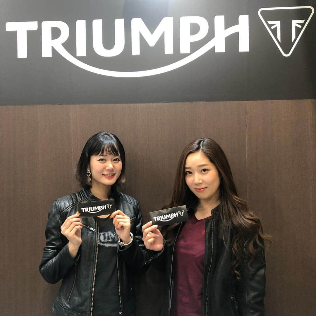 Triumph Motorcycles Japanさんのインスタグラム写真 - (Triumph Motorcycles JapanInstagram)「東モーターサイクルショー2日目始まりました！！ 生憎の天気ですがすでに多くのお客様で賑わってます！ 皆様のご来場をお待ちしております。 #トライアンフ #トライアンフいいね #理想のライドがそこにある #東京モーターサイクルショー2019 #バイク好きな人と繋がりたい #バイク女子」3月23日 11時27分 - triumph_motorcycles_japan