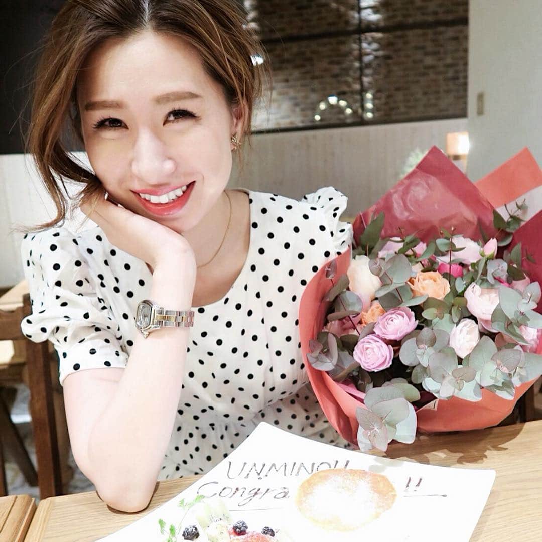 urakoさんのインスタグラム写真 - (urakoInstagram)「. @unminouofficial  のオープンもうすぐのお祝いと . @ayuohashi  @mitsuko0315  @erinaaa0218  のお誕生日のお祝い🎂💐 . . 久しぶりに会った人も そうじゃない人も とにかく話が尽きなくて みんな面白くて 5時間もたっていたらしい😳 . . みんな色々おめでとう🤗 . . #おばリン会  #fromayorkyscheeserestaurantandbar  #urakoログ #HAPPYBIRTHDAY #色々おめでとう #お祝いだからボクもおめかししたんだよ #wakkinと一緒がいい👶🏻 #生後6ヶ月 #urako_mamalife  #ベビーカーのキャノピーとシート春仕様にしたよ」3月23日 11時30分 - urako0618