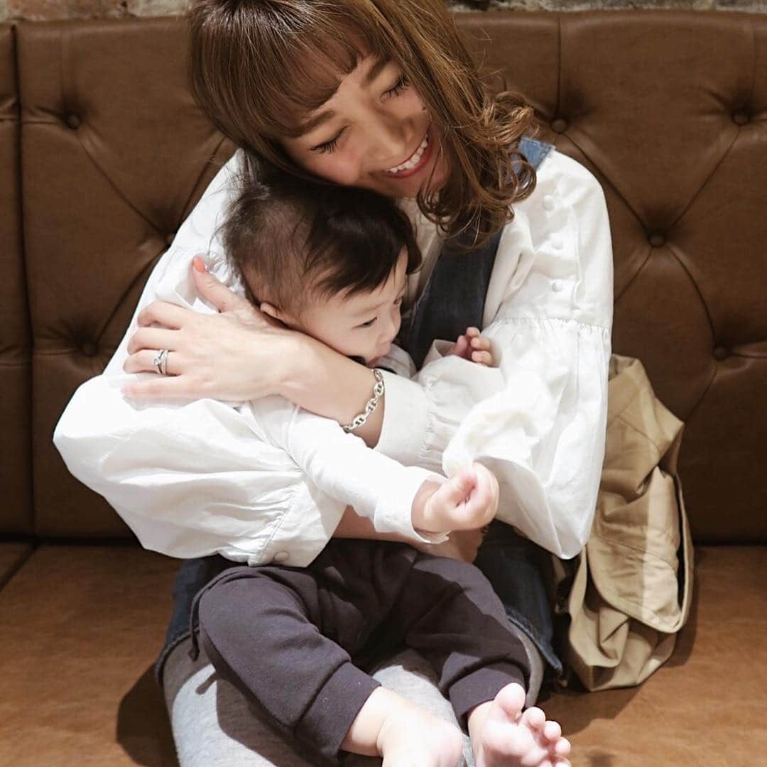 urakoさんのインスタグラム写真 - (urakoInstagram)「. @unminouofficial  のオープンもうすぐのお祝いと . @ayuohashi  @mitsuko0315  @erinaaa0218  のお誕生日のお祝い🎂💐 . . 久しぶりに会った人も そうじゃない人も とにかく話が尽きなくて みんな面白くて 5時間もたっていたらしい😳 . . みんな色々おめでとう🤗 . . #おばリン会  #fromayorkyscheeserestaurantandbar  #urakoログ #HAPPYBIRTHDAY #色々おめでとう #お祝いだからボクもおめかししたんだよ #wakkinと一緒がいい👶🏻 #生後6ヶ月 #urako_mamalife  #ベビーカーのキャノピーとシート春仕様にしたよ」3月23日 11時30分 - urako0618