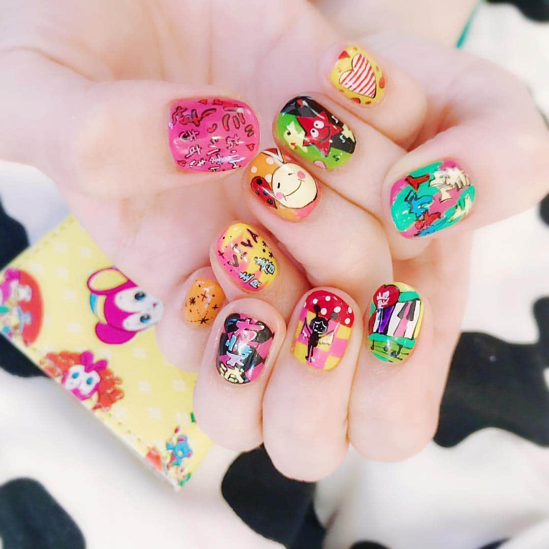 なかやまちえこさんのインスタグラム写真 - (なかやまちえこInstagram)「懐かしの古着画🎨✨ #nail #nails #nailart #ネイル #美甲 #ネイルアート  #clou #nagel #ongle #ongles #unghia #japanesenailart #manucure #네일 #젤네일 #네일아트 #네일리스트 #japanesenails #manicurist #gelnails #古着画 #原宿 #古着ネイル #原宿ネイル #古着画ネイル #paintnails #illustrator #紅林大空 ちゃん」3月23日 11時45分 - chiekonakayama