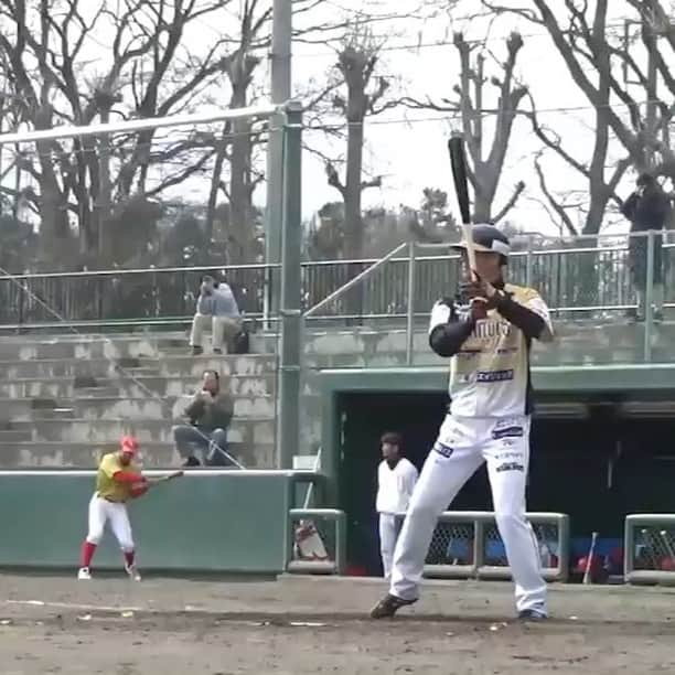 西岡剛のインスタグラム：「今年初試合⚾️ やっぱ野球最高❗️ 背番号は、まだユニフォームが出来上がってない 笑 #栃木ゴールデンブレーブス  #エイジェックグループ #agekkegroup  #西岡剛」