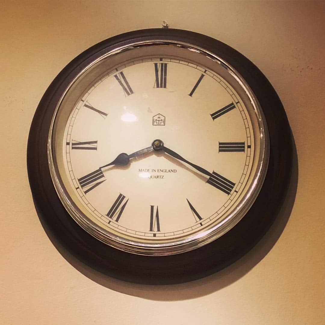 ブライアン・メイさんのインスタグラム写真 - (ブライアン・メイInstagram)「A timeless clock, I thought.  I hope you have time, dear folks.  Bri」3月23日 11時45分 - brianmayforreal