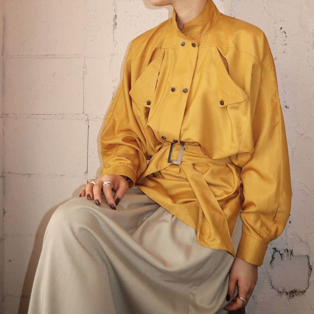 吉祥寺 古着屋 Orfeoのインスタグラム：「Vintage Belted Blouse  #Orfeo #Kichijoji #Tokyo #vintage #used #fashion #coodinate #outfits  掲載商品のお問い合わせはメールにて承っております。コメント、DMでのお問い合わせは受け付けておりませんのでご了承ください。」