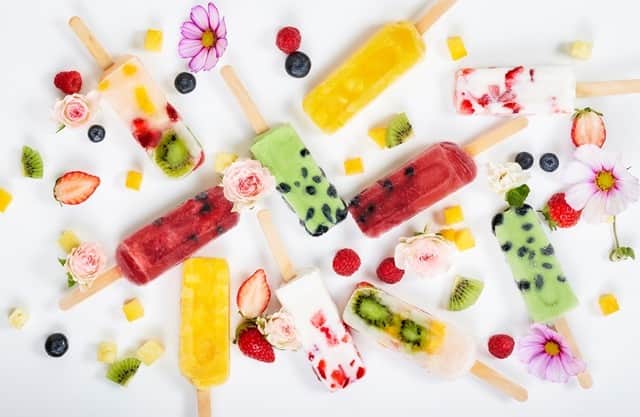 ヒルトン名古屋さんのインスタグラム写真 - (ヒルトン名古屋Instagram)「少しずつ暖かくなり 冷たいスイーツが 美味しい季節に★  現在は、インプレイス 3-3のブッフェで 苺のアイスキャンディーを お楽しみいただけます。  Savor our colorful popsicles at In Place 3-3!  #inplace #buffet #hiltonnagoya #premiumbuffet #インプレイス #ヒルトン名古屋 #ビュッフェ #名古屋グルメ #アイスキャンディー #ホテルビュッフェ」3月23日 12時00分 - hiltonnagoya