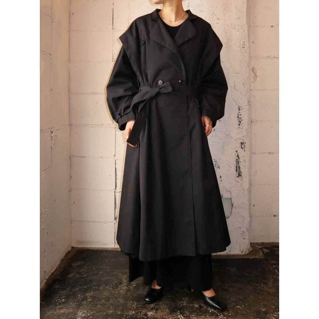 吉祥寺 古着屋 Orfeoのインスタグラム：「Vintage Black Trench Coat  #Orfeo #Kichijoji #Tokyo #vintage #used #fashion #coodinate #outfits  掲載商品のお問い合わせはメールにて承っております。コメント、DMでのお問い合わせは受け付けておりませんのでご了承ください。」