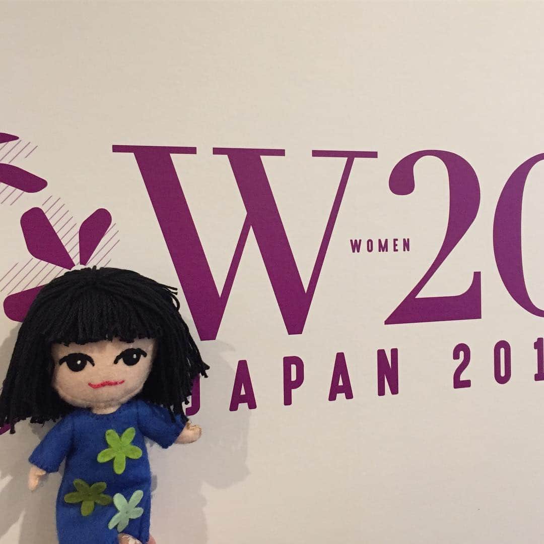 大手小町さんのインスタグラム写真 - (大手小町Instagram)「W20の取材に参りました！ものすごい大勢の方が集まっていて、熱気にあふれています。  #otekomachi  #国際女性デー #w20」3月23日 12時07分 - otekomachi