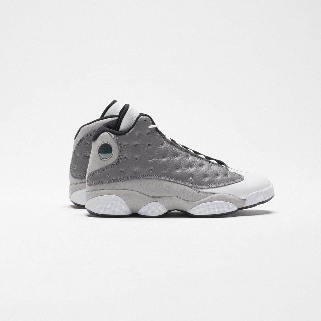 UNDFTDさんのインスタグラム写真 - (UNDFTDInstagram)「Air Jordan 13 Retro "Atmosphere Grey" // Available Saturday 3/23 at All Undefeated Chapter Stores and Undefeated.com」3月23日 12時13分 - undefeatedinc