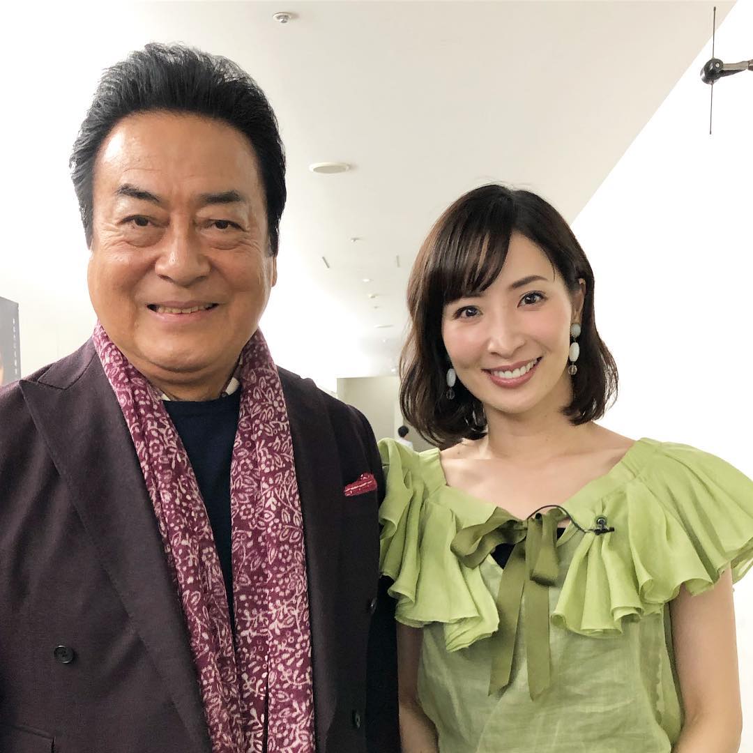 真飛聖さんのインスタグラム写真 - (真飛聖Instagram)「今夜18時半から放送の 『お城好き1万人がガチで投票！お城総選挙』で ご一緒した 高橋英樹さん。 宝塚の舞台も観に来て下さっていて 今 こうして お仕事でご一緒出来るなんて‥‥ あの頃は思ってもいませんでした。  そして ここだけの話✨ 母は 中学1年生の時から 唯一ファンだった俳優さんが  英樹さんだったそうで、ツーショット写真、 羨ましがられました。  #テレビ朝日 #お城総選挙 #今夜見てね #高橋英樹 さん #真飛聖」3月23日 12時26分 - sei_matobu