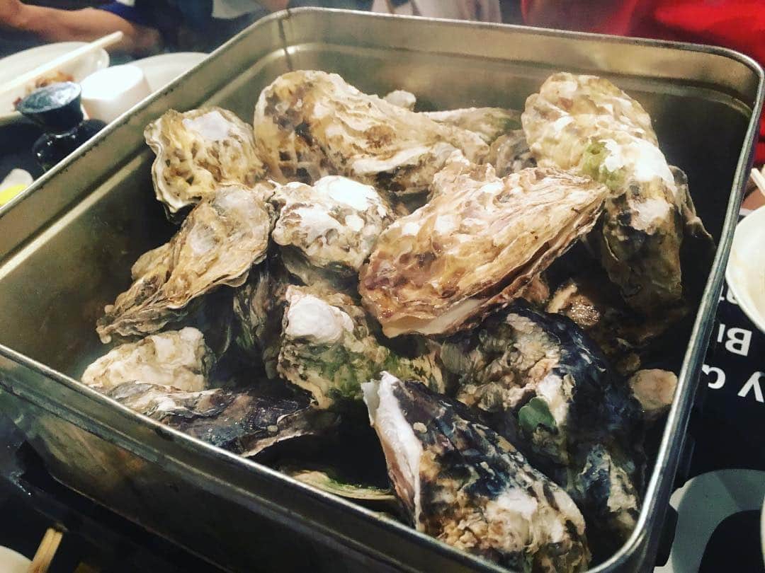 倉橋友和さんのインスタグラム写真 - (倉橋友和Instagram)「#メーテレ #up でご紹介した#牡蠣 #がんがん焼き に番組放送後に行ってきました。街の真ん中で、想像以上の濃厚な味わいと磯の香りを楽しめました😋 #メーテレup #upは午後3時50分から #upの2部は午後6時15分から #南田あゆみ さん #アナウンサー #鈴木しおり #石神愛子 #倉橋友和 #がんがん亭 #名駅 #名駅グルメ #倉めし」3月23日 12時23分 - nbn_kurahashi