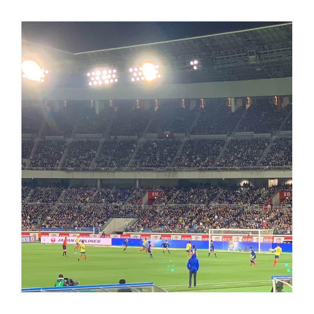 楠紗友里さんのインスタグラム写真 - (楠紗友里Instagram)「昨日は #サッカー日本代表戦 へ 日本は惜しくも負けてしまいましたが、新戦力のパワーを感じた試合でした⚽️✨ 個人的には、 @jamesrodriguez10 選手を拝めて嬉しかった〜🥺🤲💓笑 #森保ジャパン #サムライブルー #japan 対 #コロンビア #columbia #サッカー #soccer #football #⚽️ プレスで来ていたさとみんとも会えました💖 #さゆスポ」3月23日 12時33分 - sayuri_kusunoki