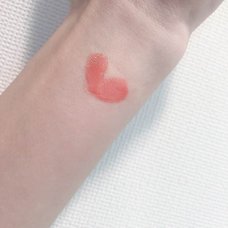 彩田真鈴さんのインスタグラム写真 - (彩田真鈴Instagram)「春のリップについてブログ更新しました♡🌸 詳しくは、プロフィールの欄のURLから見てね☺︎ #韓国コスメ #韓国 #リップ #lip #ピンク #コーラル #メイク #コスメ #美容 #春 #spring #3ce #stylenanda #plumpinglips #pink #makeup #l4like #l4l #f4f #instagood #instalike #fff #instafollow」3月23日 12時50分 - marin05231