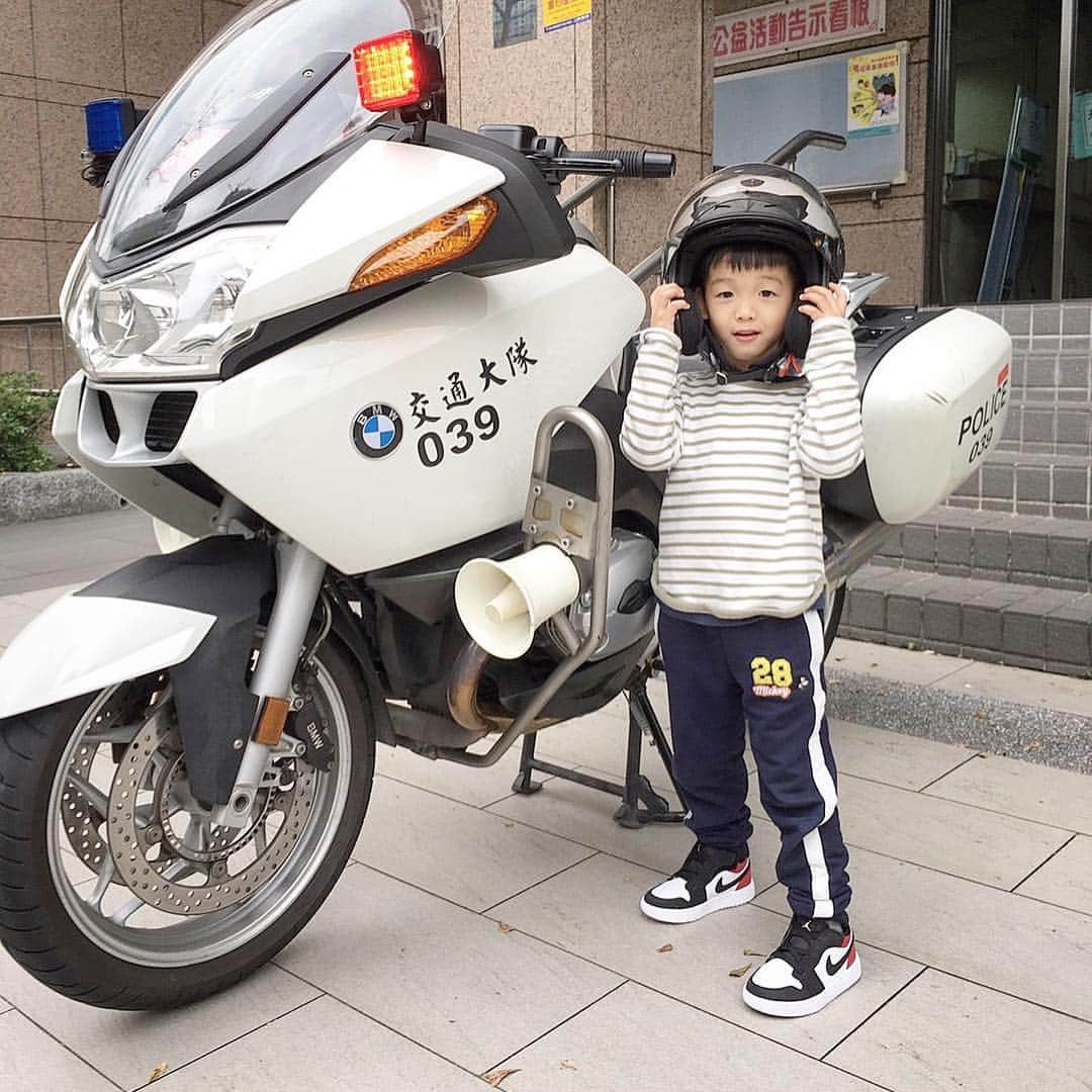 陳建州さんのインスタグラム写真 - (陳建州Instagram)「警察辛苦了！！！🤣🤣🤣」3月23日 12時58分 - blackielovelife