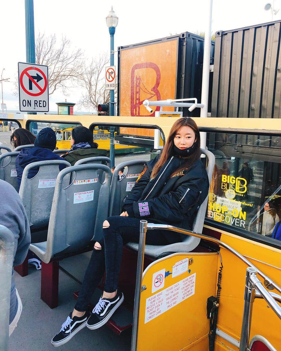 チェ・スルギさんのインスタグラム写真 - (チェ・スルギInstagram)「- San francisco🇺🇸 . . Union square Big bus🚌 . . 밤에 더 멋있는 유니온스퀘어광장  이층버스타고  바람싸대기맞으면서 추워죽을뻔 한  빅버스투어」3月23日 13時04分 - angel9028