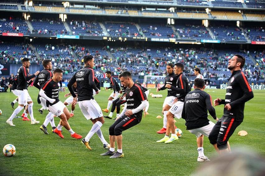 サッカーチリ代表チームさんのインスタグラム写真 - (サッカーチリ代表チームInstagram)「Fin de partido en San Diego. Caímos ante @miseleccionmx por 3-1.  Ahora a pensar en el siguiente amistoso con @usmnt 🇺🇸 ¡A seguir trabajando, #LaRoja 🇨🇱! 📸Fotografías: @parrazagal / Comunicaciones @anfpchile」3月23日 13時13分 - laroja