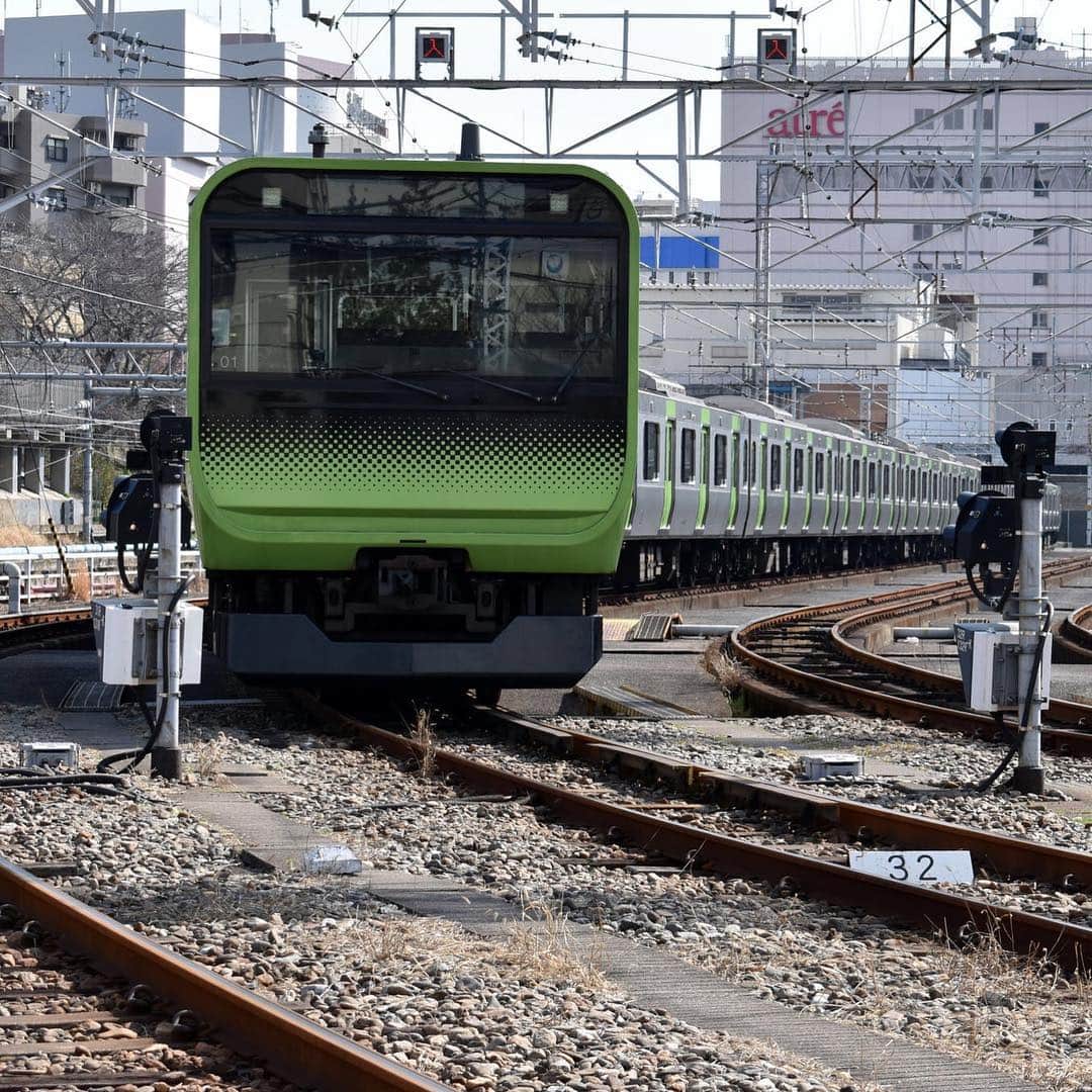 The Japan Timesさんのインスタグラム写真 - (The Japan TimesInstagram)「Over one million people use Tokyo's Yamanote Line every day. But who is the person who drives the train? The responsibility for making sure those trains arrive on time lies with drivers like Yuko Hatakeyama, who joined JR East straight after graduating from high school in his hometown of Morioka, Iwate Prefecture. "I love Tokyo ... When you’re driving on the Yamanote Line, you get to see Tokyo ... You can see a different face of Tokyo on each of the 365 days of the year." (Satoko Kawasaki photos) . . . . . . #Japan #Tokyo #trains #Yamanote #Yamanoteline #日本 #東京 #電車 #山手線 #山手 #🚉」3月23日 13時23分 - thejapantimes