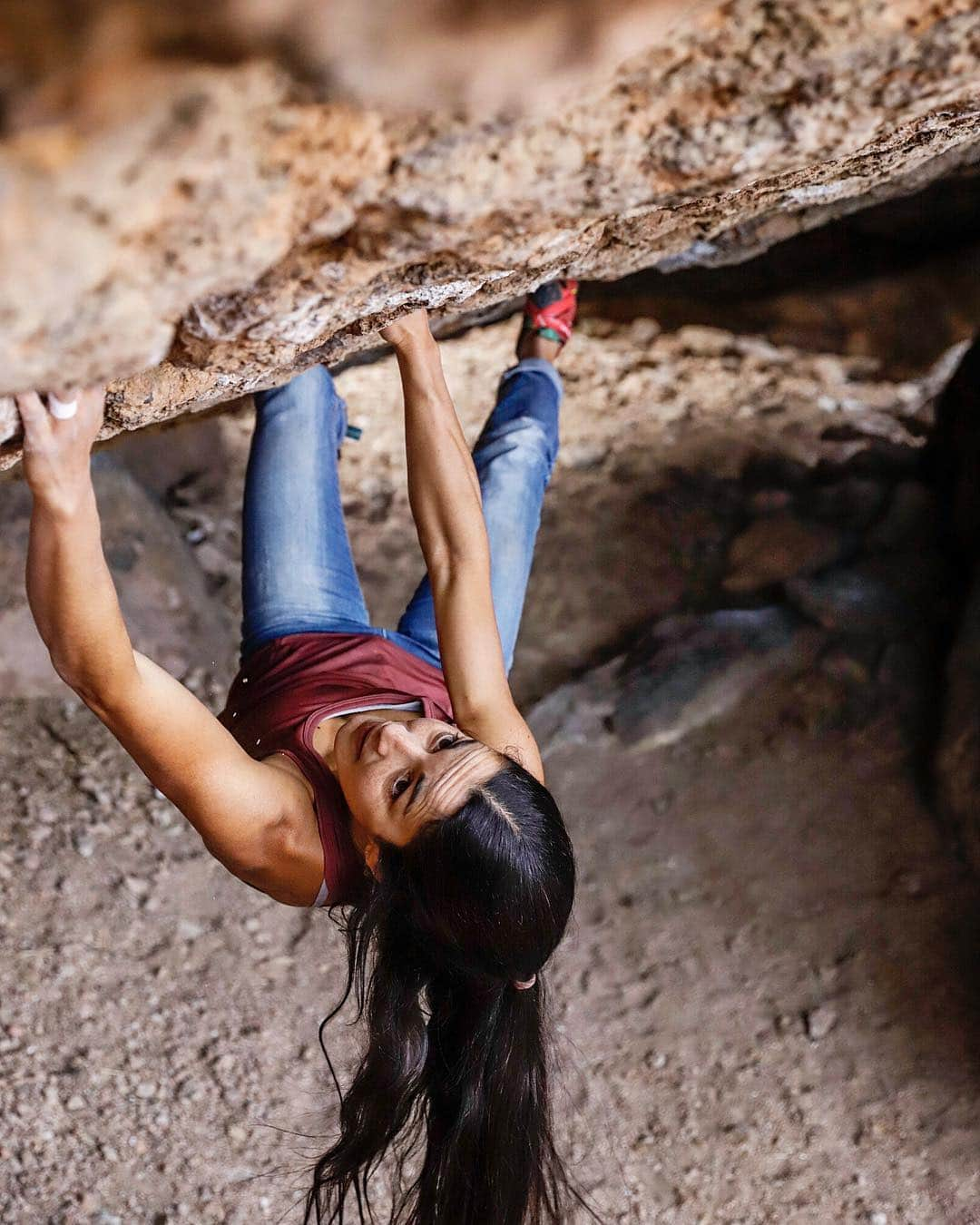 ヘイゼル・フィンドレーさんのインスタグラム写真 - (ヘイゼル・フィンドレーInstagram)「Always impressive climbing with this Indian Princess. And a laugh. Although I may be prone to losing my patience with being on her Spanish clock 🕰 i.e super slow to do anything. Tranquilo! I’ll get my own back in The Creek next week. This princess is gunna learn how to jam!! 🙃 @dailaojeda @blackdiamond」3月23日 14時32分 - hazel_findlay