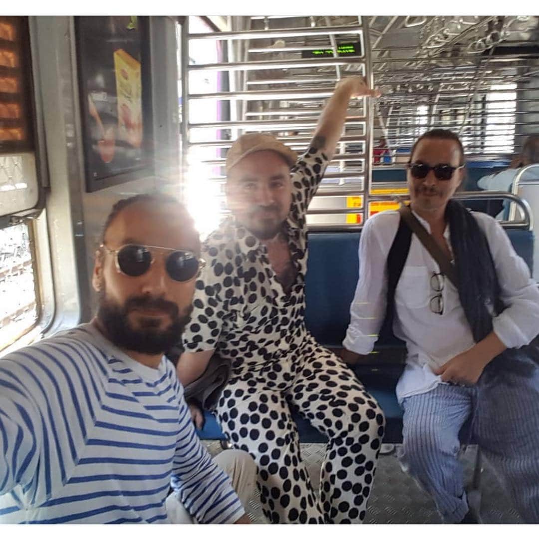ジャンポールレスパナールのインスタグラム：「. Boyz in trainz Tchooo Tchooo 🚞 🚞🚞🚞🚞」