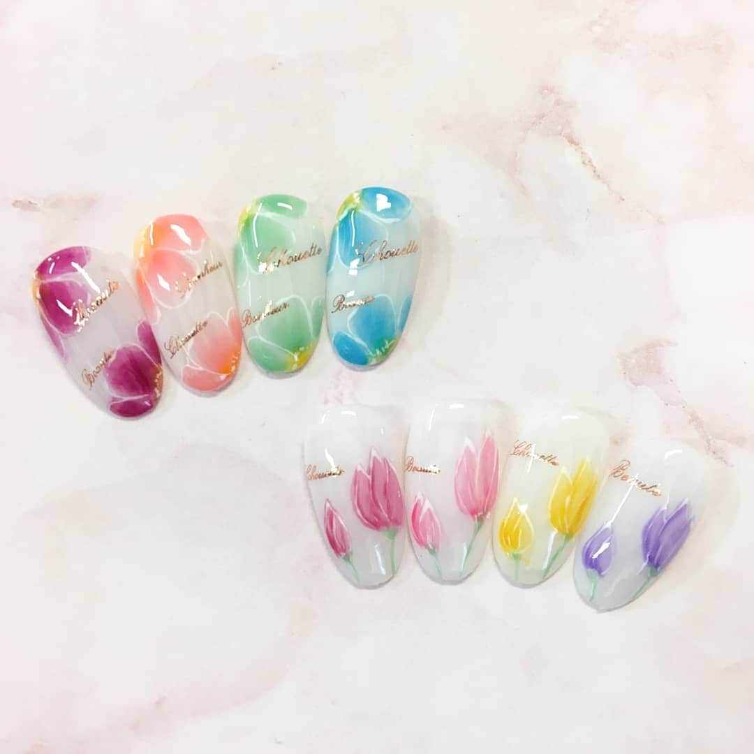 PREGELさんのインスタグラム写真 - (PREGELInstagram)「SPIRIT OB-L L平筆 本日発売！ *・゜゜・*:.。..。.:*・゜ . 大人気FB-Lスクエア平筆の待望のオーバルタイプが本日発売です❗  綿密に計算された毛先で筆圧が均一に分散し、ムラになりづらく、一筆でスッと塗布できます。 キューティクルの形にフィットし、キワまできれいに塗りやすい繊細なオーバルフォルム★  ご購入はwebショップ&店舗へ！﻿ ﻿ ▽webショップ﻿ プリモール(プロ向け)﻿ @nail_premall ﻿ ジョイアート(セルフネイラー向け)﻿ @joyartofficial ﻿ ﻿ ▽キャンディポケット店舗﻿ 心斎橋店﻿ @candypocket.shinsaibashi ﻿ 梅田店﻿ @candypocket_umeda﻿ 元町店﻿ @candypocket_motomachi﻿ 五反田店﻿ @candypocketgotanda﻿ 園田店﻿ @candypocket.sonoda﻿ 町田店﻿ @candypocket_machida﻿  #プリアンファ #PREGEL #プリジェル #ジェルネイル #ネイルブラシ #L平筆 #OB-L」3月23日 14時54分 - pregelofficial
