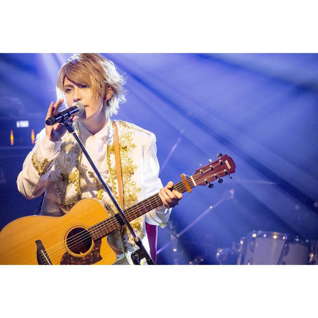 結さんのインスタグラム写真 - (結Instagram)「2019.03.18 渋谷REX Live Photo  #ユナイト  #vocal  #結  #visualkei  #band  #アコースティックギター #弾き語り #オリジナル曲 #spring #livephoto #photoby #さいちょーさん #ありがとうございます」3月23日 14時47分 - sing.yui.0318