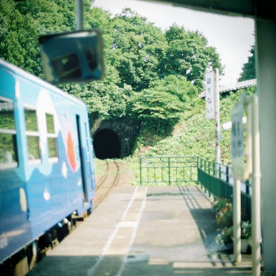 omomuroniさんのインスタグラム写真 - (omomuroniInstagram)「🚃 #三陸鉄道 祝・開通  また乗りに行きたいです。 なつかしい、あまちゃん旅。」3月23日 15時03分 - omomuroni