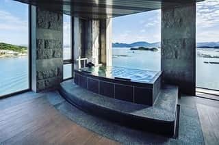 のインスタグラム：「【JAPAN／RESORT】 #和歌山 #南紀白浜 の#ホテル川久 です。  #大人旅_厳選の宿 #大人旅jp #そうだ旅に出よう #旅行 #温泉宿 #温泉 #露天風呂 #リゾート #ホテル #大人旅 #女子旅 #親子旅 #国内旅行 #記念旅行 #旅フォト #旅行好きな人と繋がりたい #japan #japantrip #japantravel #trip #travel #onsen #resort #hotsprings #hotel  #ig_japan #instajapan」