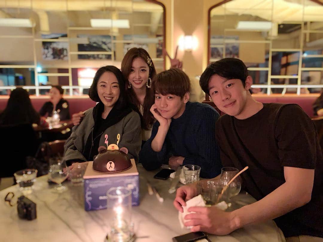 COCO さんのインスタグラム写真 - (COCO Instagram)「😭😭😭 I am so blessed with good people! D-1 #🎂」3月24日 2時17分 - rilaccoco