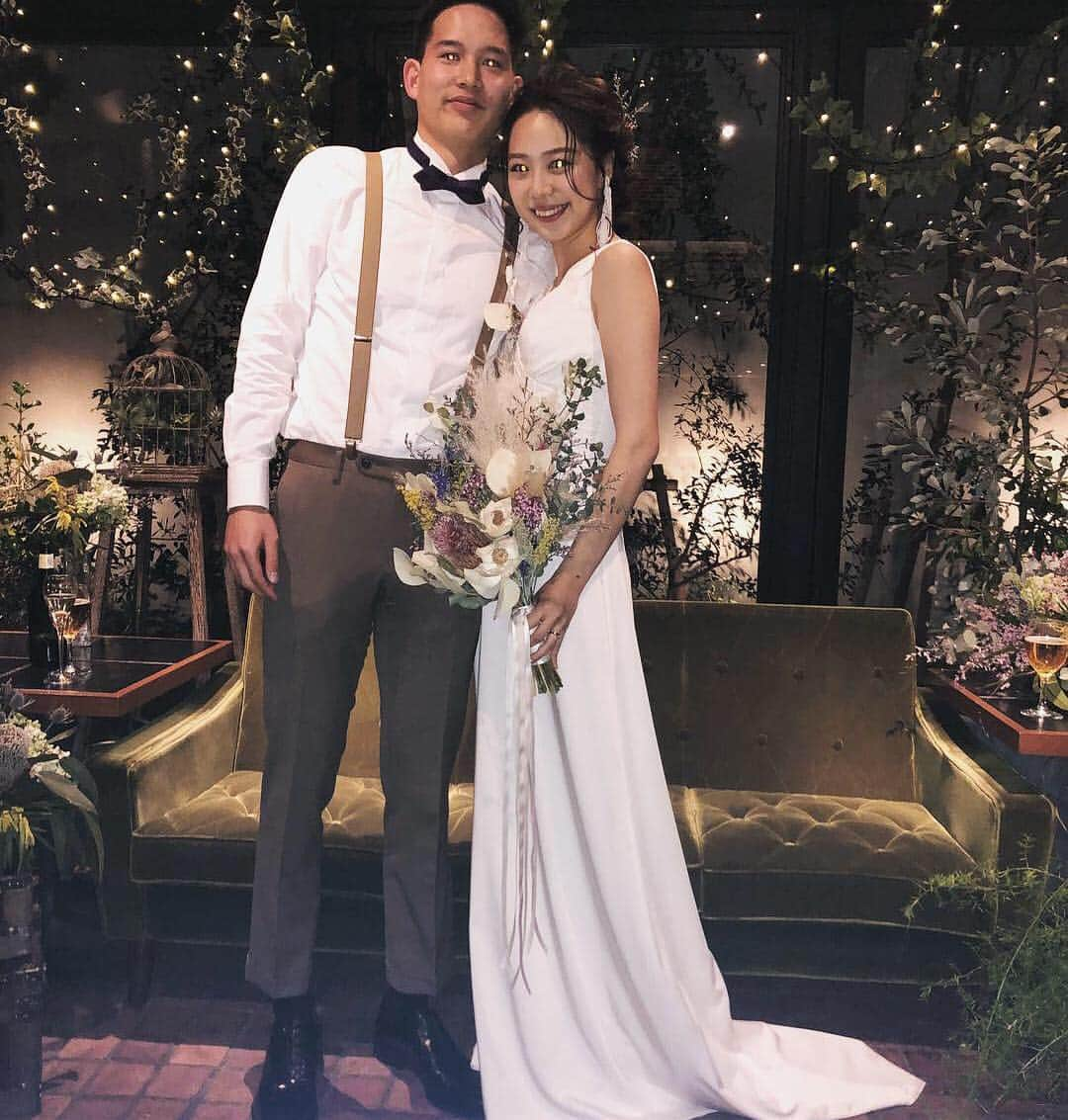 鬼辻麻衣さんのインスタグラム写真 - (鬼辻麻衣Instagram)「Happy Wedding 🕊 💍 @mimu1019 🎈 ・ ・ 可愛い可愛いみわのドレス姿は破壊力満点でした👰❤️ みわ、かずきくんおめでとう🎈 これからもお幸せに😚 #happywedding  #美男美女夫婦の誕生 ・ (さっきの編集しようとしたら 間違って消えたから再投稿😢)」3月24日 1時06分 - kitsumai