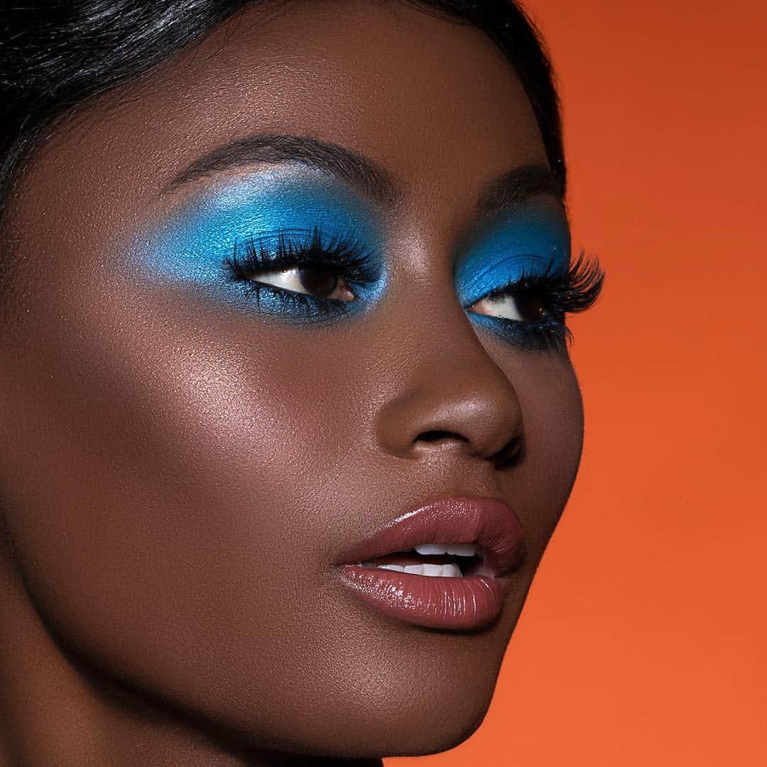 BH Cosmeticsさんのインスタグラム写真 - (BH CosmeticsInstagram)「Eyes like desert skies.💙 Our model is living her most blue-tiful life with #BHColourFestival - the must-have makeup duo for ALL your festival needs. Get the palette and brush set NOW!🎨 #bhcosmetics #crueltyfreemakeup #crueltyfreebeauty  Photographer: @SnapsStudio Model: @Assi_Iman  Makeup: @MakeupByLusine  Hair: @Lucy_Gedjeyan」3月24日 1時01分 - bhcosmetics
