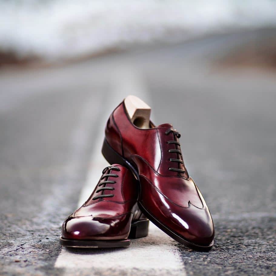 のインスタグラム：「We are on the road again:  MARCH 29 - 30, 2019 @michaeljondral – Hannover  APRIL 04 - 06, 2019 @strasburgomens – Tokyo  APRIL 07 - 07, 2019 @strasburgomens – Nagoya  APRIL 12 - 12, 2019 @pauwmannen – Amsterdam  APRIL 24 - 25, 2019 @leffot – New York City  APRIL 26 - 27, 2019 @leffot – Toronto  APRIL 29 - 30, 2019 @leffot – Chicago  #saintcrispins #mysaintcrispins #handweltedshoes #shoeporn #madetoorder #shoes #mensshoes #forthediscerningfew」