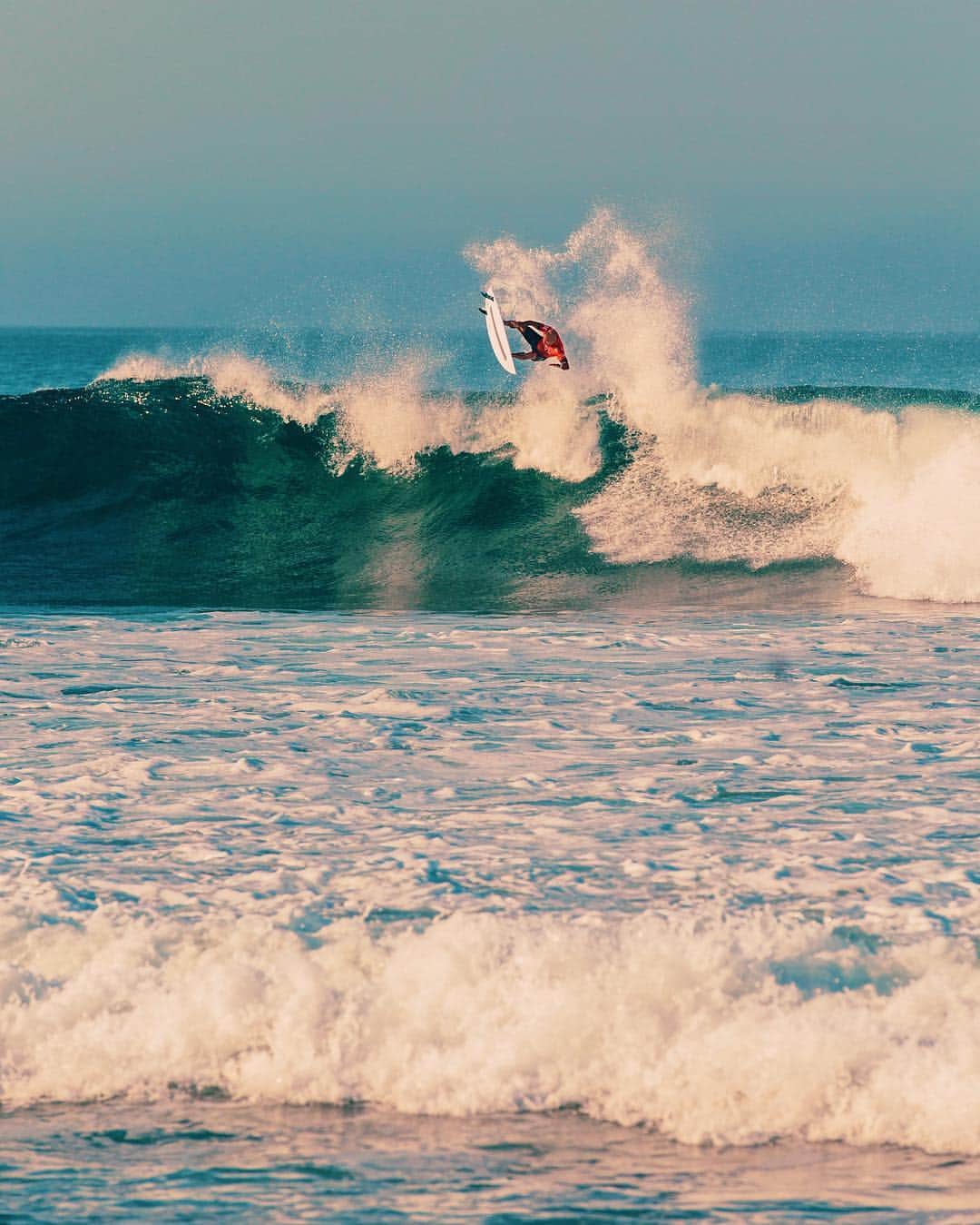 Kyle Kuiperさんのインスタグラム写真 - (Kyle KuiperInstagram)「Sunrise Surf in San Clemente」3月24日 1時17分 - kdkuiper