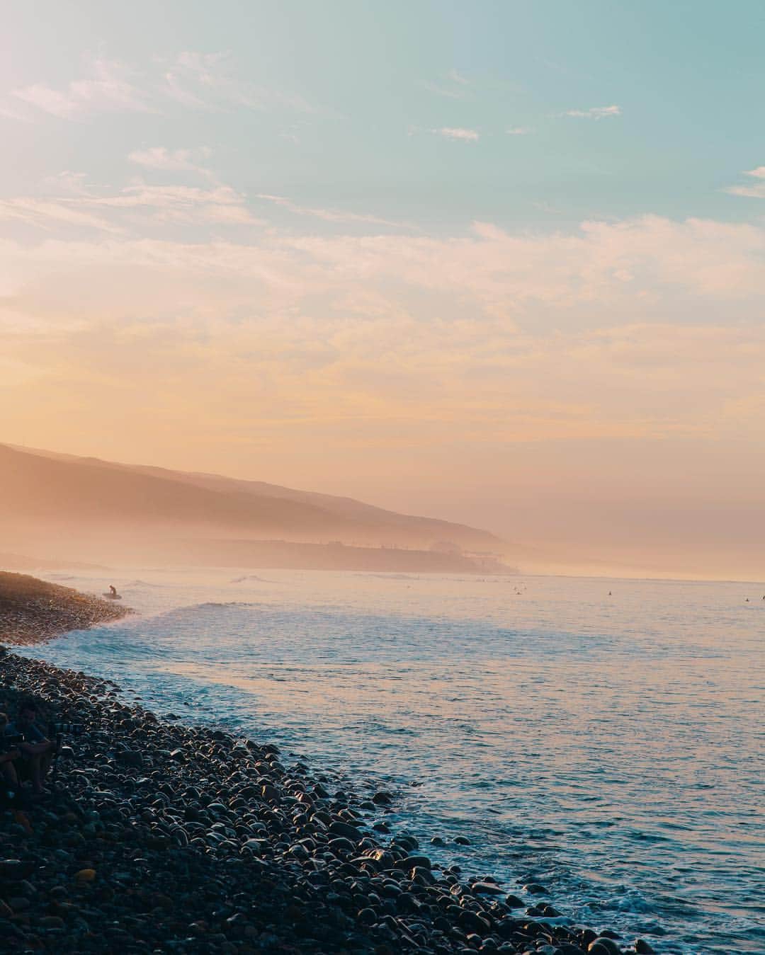 Kyle Kuiperのインスタグラム：「Sunrise Surf in San Clemente」