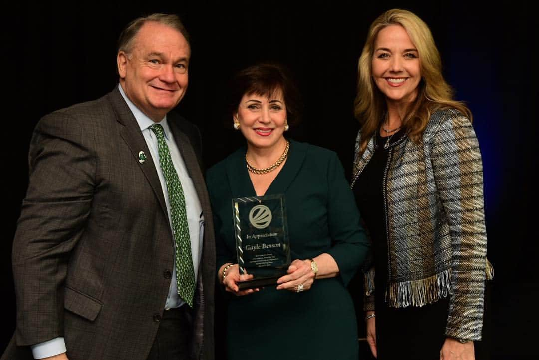 ニューオーリンズ・セインツさんのインスタグラム写真 - (ニューオーリンズ・セインツInstagram)「Today Mrs. Benson gave the opening keynote address at Tulane's 5th Annual Women Making Waves Conference. Her speech featured sound advice for those in attendance, including the importance of persevering through failures & giving back to the community.」3月24日 1時40分 - saints