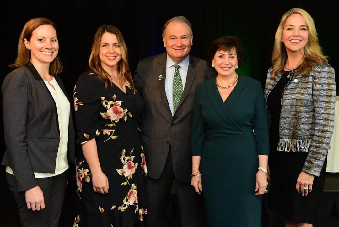 ニューオーリンズ・セインツさんのインスタグラム写真 - (ニューオーリンズ・セインツInstagram)「Today Mrs. Benson gave the opening keynote address at Tulane's 5th Annual Women Making Waves Conference. Her speech featured sound advice for those in attendance, including the importance of persevering through failures & giving back to the community.」3月24日 1時40分 - saints