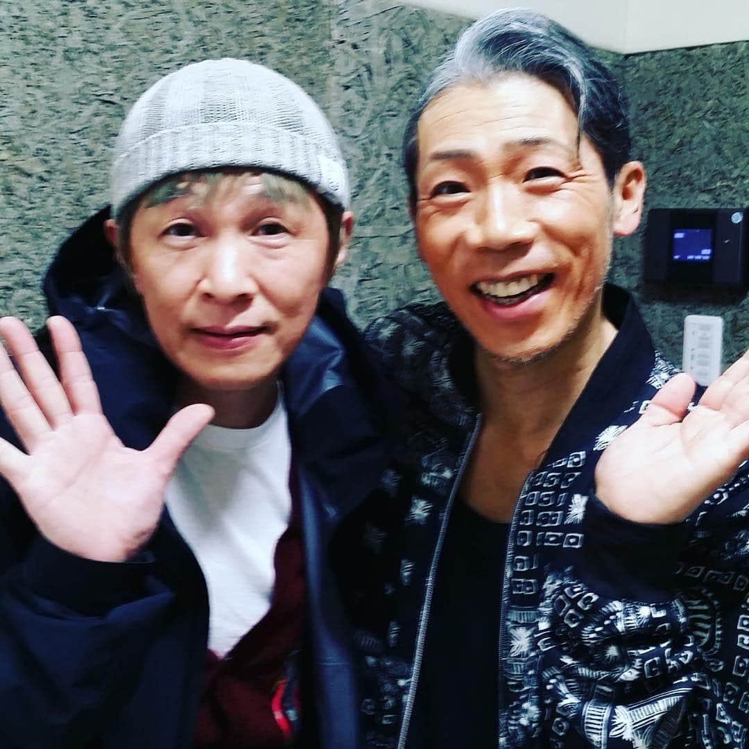 火口秀幸のインスタグラム：「‪#水玉烈風隊 #アキ さんが 観にきてくれました。‬ ‪#感謝 #ありがとうございました‬ ‪#ダウンタウンフォーリーズvol11‬ ‪#cooljapanparkOSAKA‬ ‪#アキよしもと新喜劇  #いいよ〜 ‬ ‪#本日大千秋楽 #HIDEBOH‬」