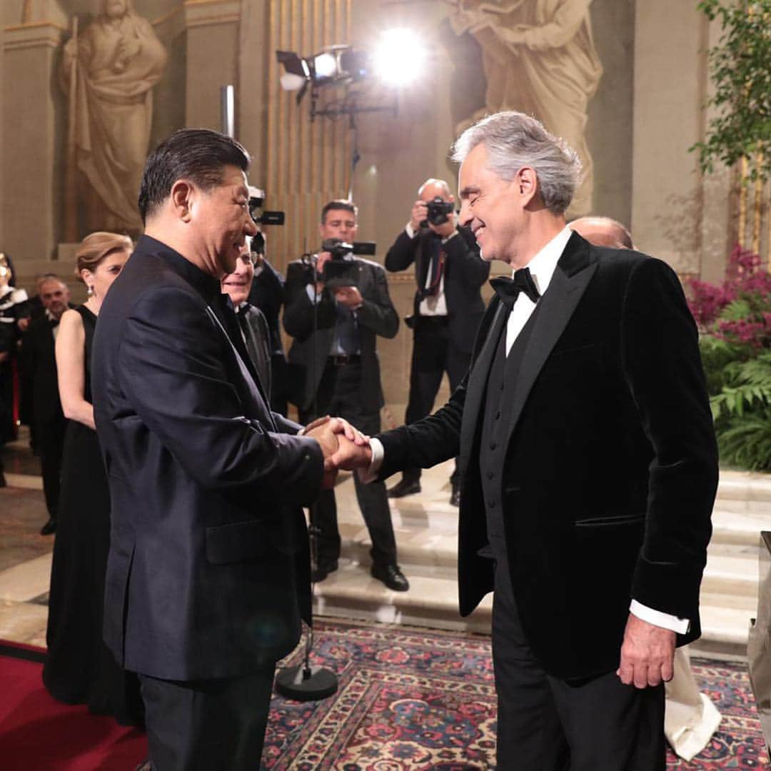 アンドレア・ボチェッリさんのインスタグラム写真 - (アンドレア・ボチェッリInstagram)「. Yesterday, Quirinale Palace in #Rome. Andrea Bocelli performing for the President of the People’s Republic of #China Xi Jinping on his institutional visit in #Italy.」3月24日 2時15分 - andreabocelliofficial