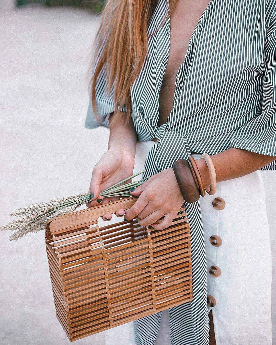 プリマークさんのインスタグラム写真 - (プリマークInstagram)「The bag we're clutching onto for the foreseeable future @mariapintadohdez 👌 Bag £20/€22/$25 #Primark #fblogger」3月24日 2時15分 - primark