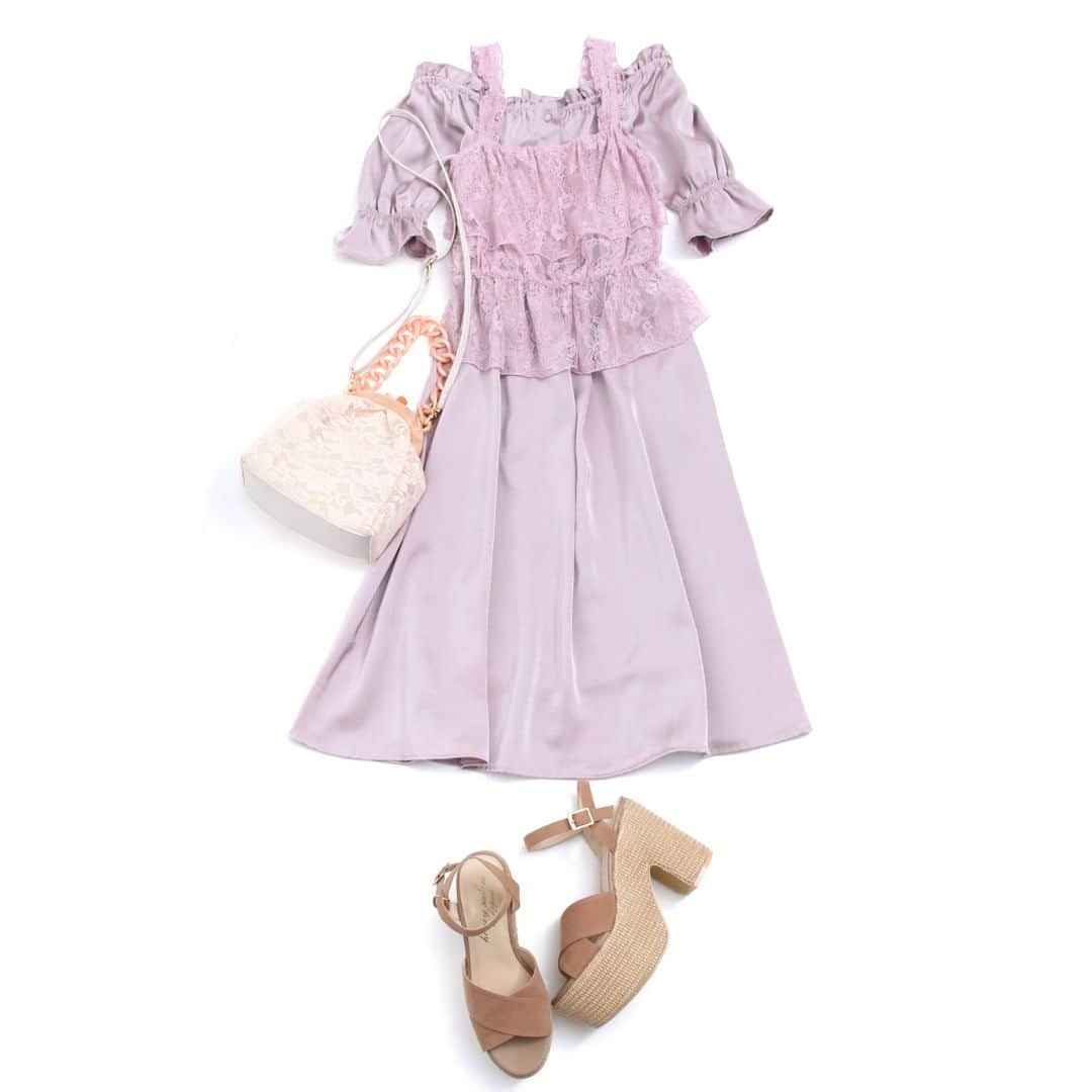 のインスタグラム：「. 【COORDINATE】 . 新作アイテムでコーディネート✨ . ♡レースキャミセットサテンワンピース ♡レーシーミニショルダー ♡ナチュラルクロスサンダル . ぜひCHECKしてください😘✨ . ストライプクラブは25日(月)まで送料無料キャンペーン中❣️ . . #honeysalonbyfoppish #honeysalon #ハニーサロン #ハニサロ #ハニサロウェア #ハニサロバッグ #チェーンバッグ #レース #レースバッグ #ミニバッグ #ワンピース #コーディネート #透け #minibag #lace #bag #2way #shoulderbag #spring #newin #onepiece #coordinate #girly」