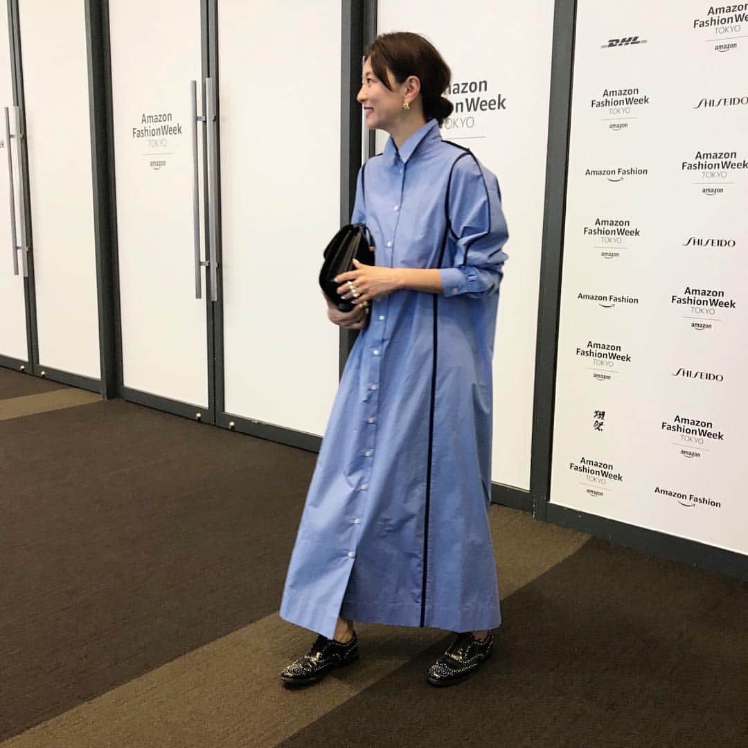 五明祐子さんのインスタグラム写真 - (五明祐子Instagram)「今日のショーにはCINOHのワンピースを着て☺️ 長め丈でボリューム感のあるシルエットがお気に入りのポイントです☺️ ・ ・ #cinoh#安藤さんが撮ってくれました#いっぱい撮ってくれた🤣」3月23日 17時21分 - gomyoyuko