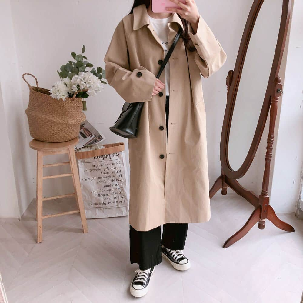 ガールズルールさんのインスタグラム写真 - (ガールズルールInstagram)「. ピクニックコットントレンチジャケット(jk843) color : BEIGE, IVORY . BESTカテゴリ週末10%SALE . #걸스룰 #한국 #한국패션 #얼짱 #데일리룩 #오오티디 #koreanfashion #girlsrule #ootd #twinlook #dailylook #ガールズルール #韓国 #韓国ブランド #韓国ファッション #韓国ファッション通販 #今日のコーデ #オルチャン #オルチャンファッション #韓国アイドル #カップルコーデ #韓国好きな人と繋がりたい」3月23日 17時25分 - girlsrule_official