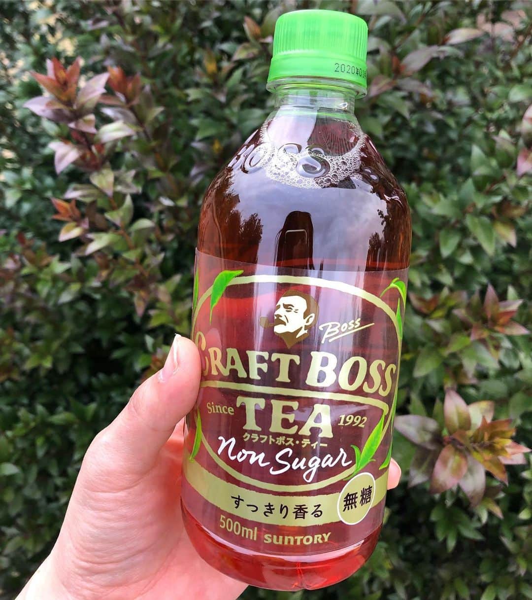 馬渕史香のインスタグラム：「ボスティー飲んでみた  ティーでした  #BOSS #CRAFTBOSS #BOSSTEA #CRAFTBOSSTEA #SUNTORY #ボス #クラフトボス #クラフトボスティー  #ボスティー #サントリー」