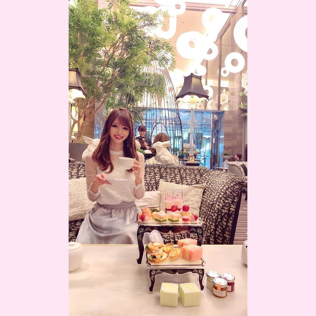 桜咲乃愛さんのインスタグラム写真 - (桜咲乃愛Instagram)「ゆみちゃんとアフタヌーンティー💖 かわいいところ何個も探してくれてどこがいい？☺️💓って聞いてくれる私が1番好きなタイプ😍💗🎀 楽しかった😆💕⭐️ いつも話しすぎて時間足りない！笑 🤣🤣🤣 この日はnowにも来てくれて朝も夜も会えた(  ˊᵕˋ )♡💖🍓✩°｡⋆♡*° #ザストリングス表参道 #表参道#表参道カフェ #表参道ランチ #アフタヌーンティー#青山カフェ#ゼルコヴァ表参道」3月23日 17時39分 - noasama1101