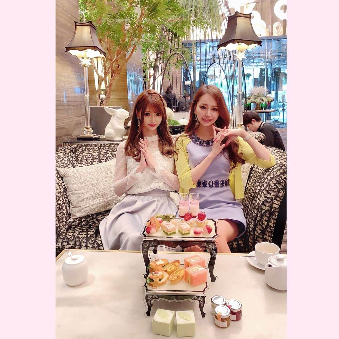 桜咲乃愛さんのインスタグラム写真 - (桜咲乃愛Instagram)「ゆみちゃんとアフタヌーンティー💖 かわいいところ何個も探してくれてどこがいい？☺️💓って聞いてくれる私が1番好きなタイプ😍💗🎀 楽しかった😆💕⭐️ いつも話しすぎて時間足りない！笑 🤣🤣🤣 この日はnowにも来てくれて朝も夜も会えた(  ˊᵕˋ )♡💖🍓✩°｡⋆♡*° #ザストリングス表参道 #表参道#表参道カフェ #表参道ランチ #アフタヌーンティー#青山カフェ#ゼルコヴァ表参道」3月23日 17時39分 - noasama1101