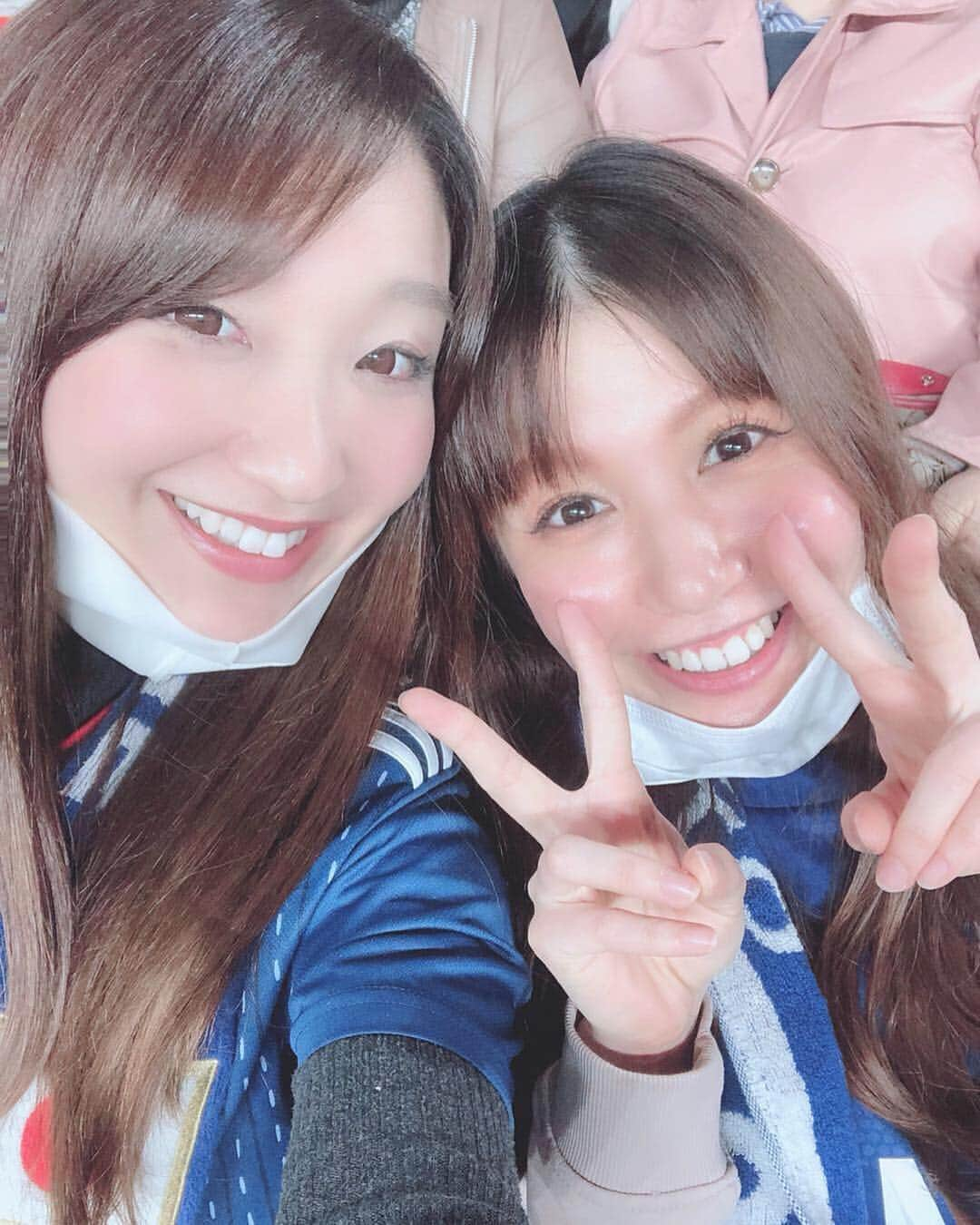 斉藤ひかりさんのインスタグラム写真 - (斉藤ひかりInstagram)「コロンビア戦⚽️🏃🏼‍♂️✨ アルビ歴がとても長かった鈴木武蔵選手がスタメン出場だったのが何よりも嬉しかったです！  結果は惜しくも0-1でしたが久しぶりのスタジアムはすごく楽しかったです！  さゆりさんいつもありがとうございます💕☺️ #サッカー #日本代表 #コロンビア戦」3月23日 17時55分 - hikarisaito1027