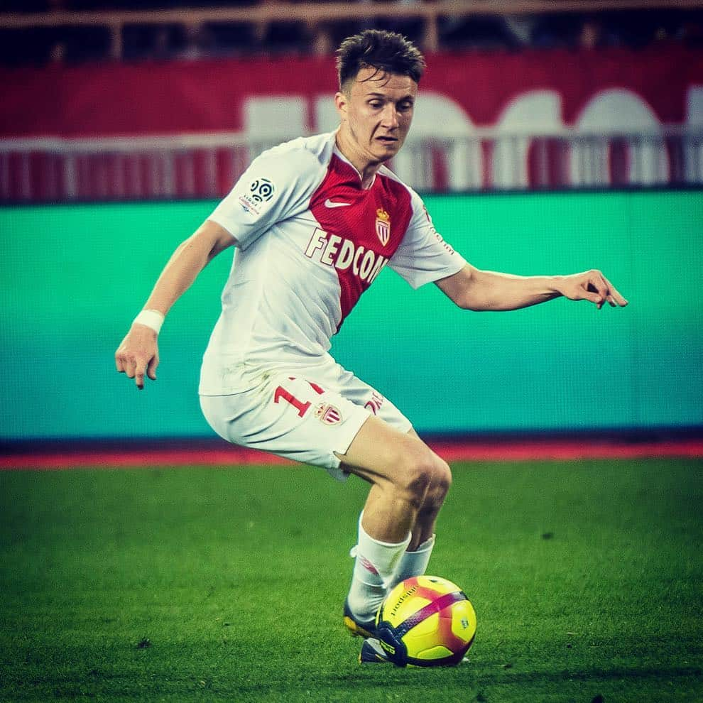 ASモナコさんのインスタグラム写真 - (ASモナコInstagram)「📸 @alex_golovin17 #17 🔴⚪️」3月23日 17時56分 - asmonaco