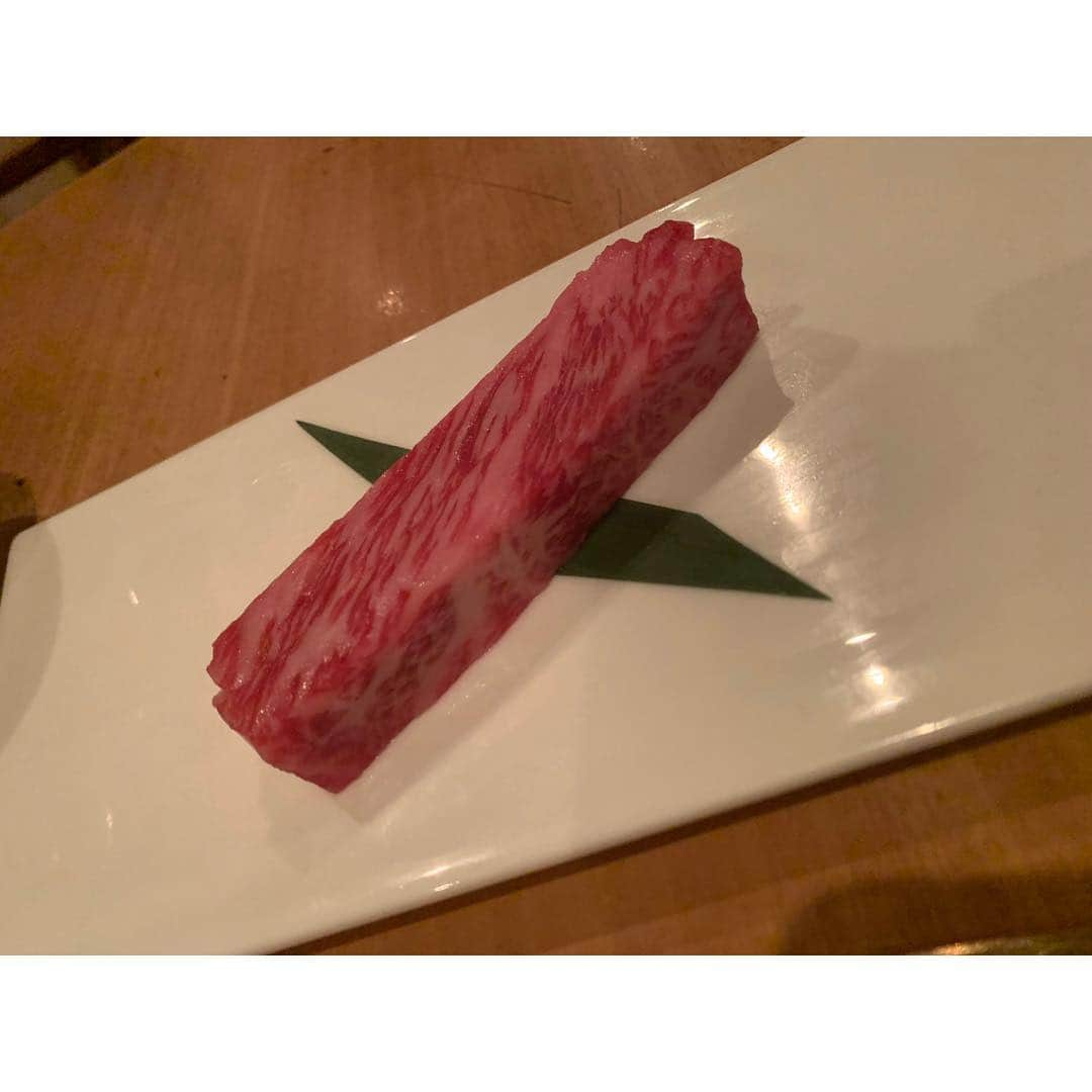 福田琴美さんのインスタグラム写真 - (福田琴美Instagram)「お肉食べて幸せを感じた♡ よろにく最高すぎる(語彙力) もう既に行きたい🤤禁断症状🤤笑 . . . #タレント #女優 #グラビア #グラドル  #disney #インスタグラビア #撮影 #サロモ  #撮影モデル #nice #girls #女子会  #girl #instagood #美女図鑑 #ビジョビ  #横乳 #巨乳 #麻布十番 #六本木 #南青山  #food #foodstagram #foodporn  #焼肉 #よろにく #表参道 #トリュフ #キャビア」3月23日 18時06分 - kotomi_fukuda