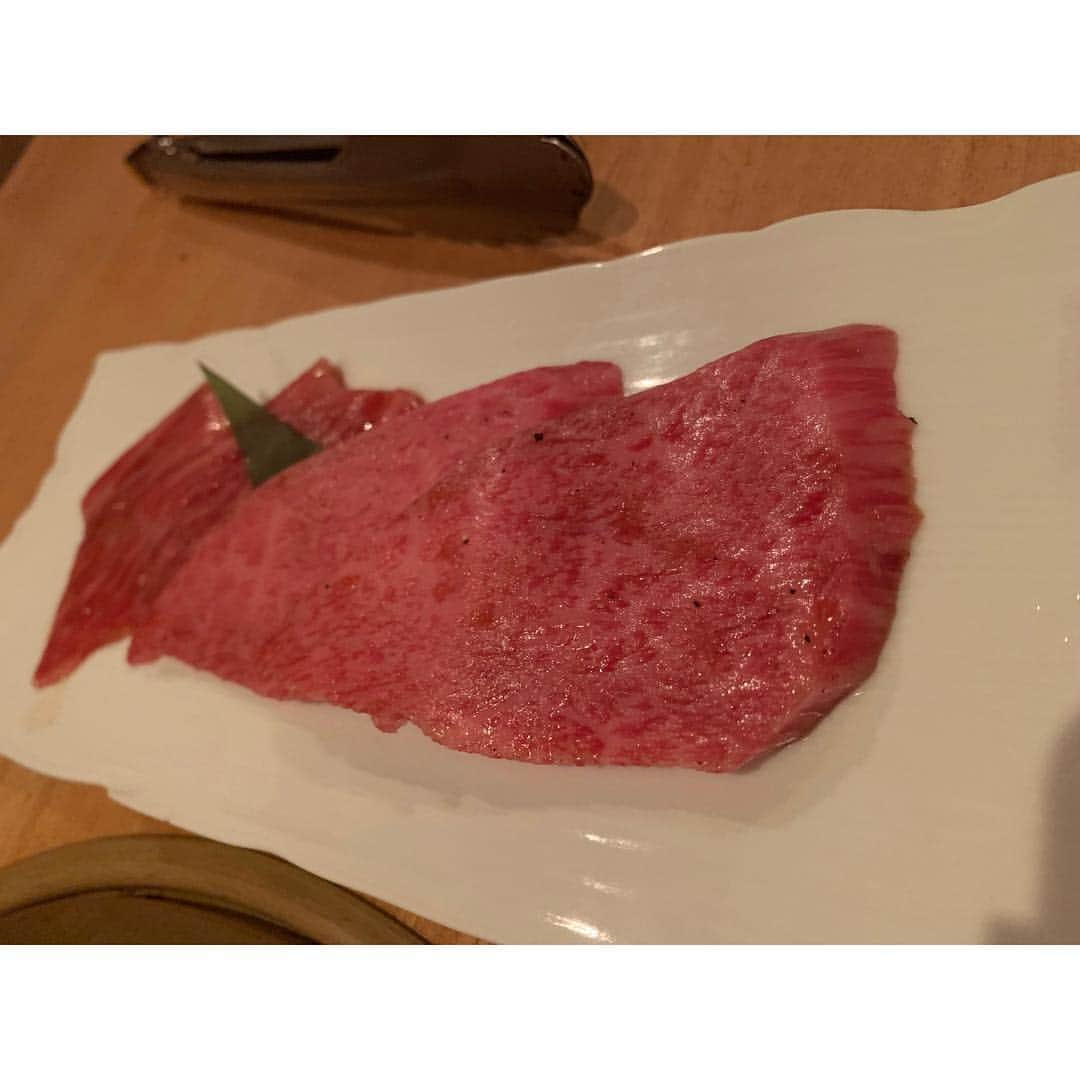 福田琴美さんのインスタグラム写真 - (福田琴美Instagram)「お肉食べて幸せを感じた♡ よろにく最高すぎる(語彙力) もう既に行きたい🤤禁断症状🤤笑 . . . #タレント #女優 #グラビア #グラドル  #disney #インスタグラビア #撮影 #サロモ  #撮影モデル #nice #girls #女子会  #girl #instagood #美女図鑑 #ビジョビ  #横乳 #巨乳 #麻布十番 #六本木 #南青山  #food #foodstagram #foodporn  #焼肉 #よろにく #表参道 #トリュフ #キャビア」3月23日 18時06分 - kotomi_fukuda