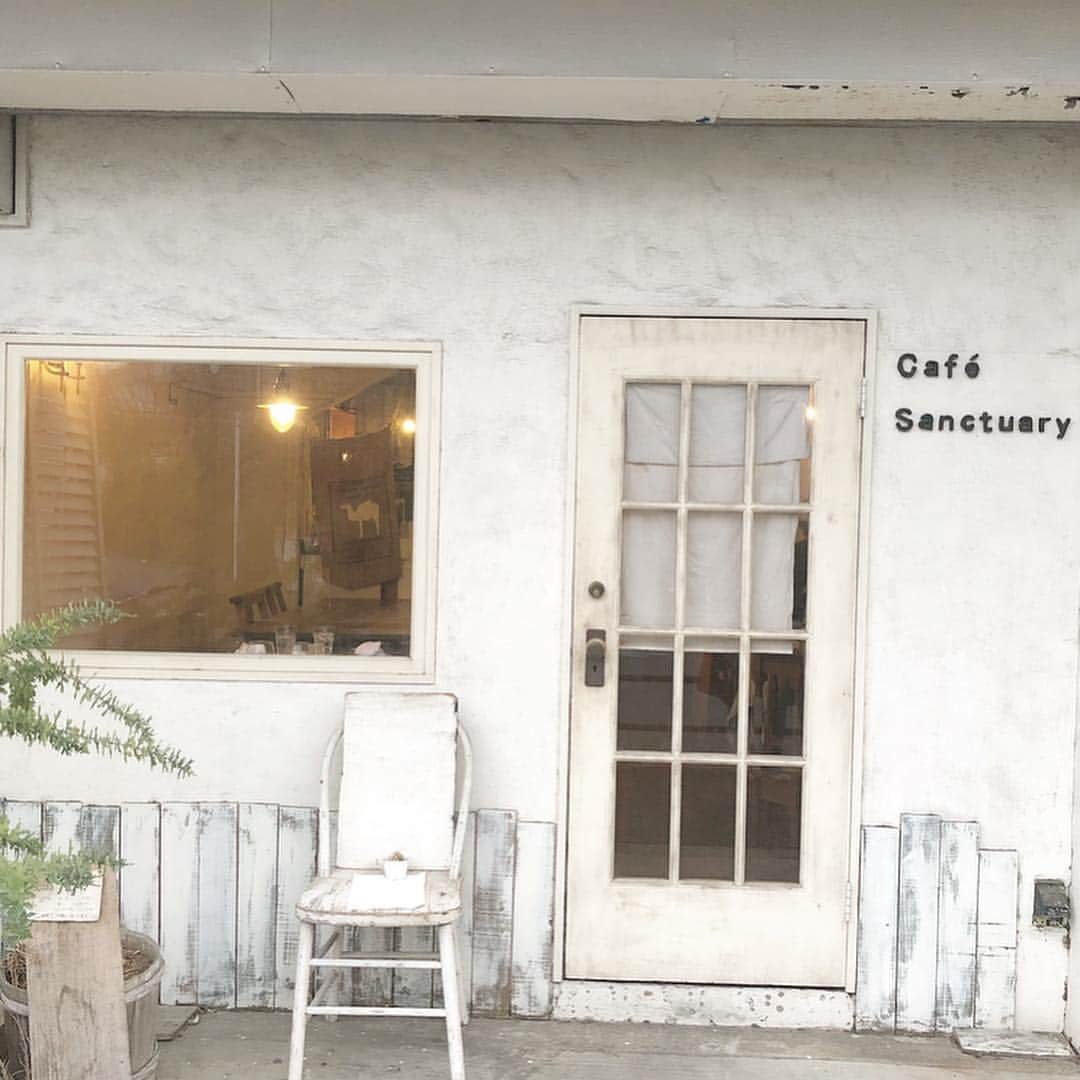 makoさんのインスタグラム写真 - (makoInstagram)「. 下町とは思えない。。 夕方だったから空いててのんびり💭❤︎ #サンクチュアリ #カフェ #カフェ巡り #東京カフェ #cafe #카페 #카페스타그램 #cafesanctuary」3月23日 18時07分 - mkxxxbaby