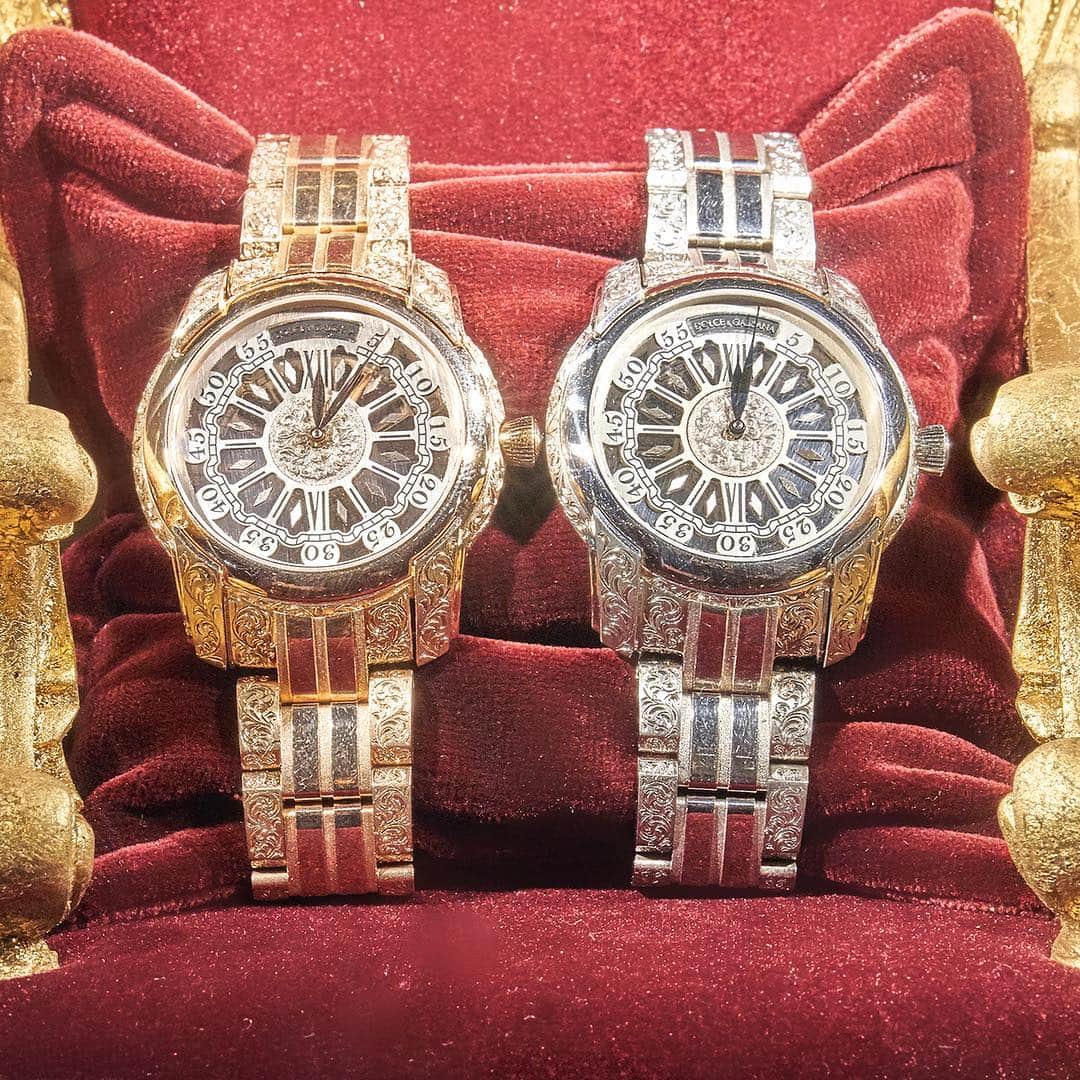 のインスタグラム：「Discover Dolce&Gabbana’s latest collection of watches, masterpieces that are displayed at the Grand Hotel Trois Rois in Basel.  #Baselworld #DGWatches」